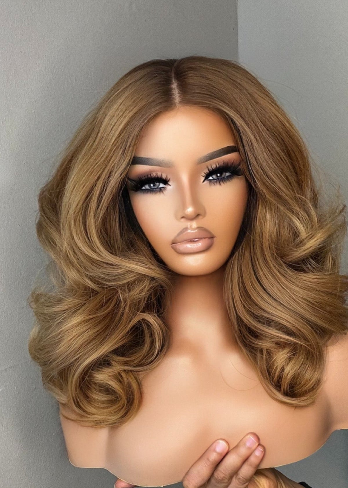 Honey – Layered  Lace Closure Wig