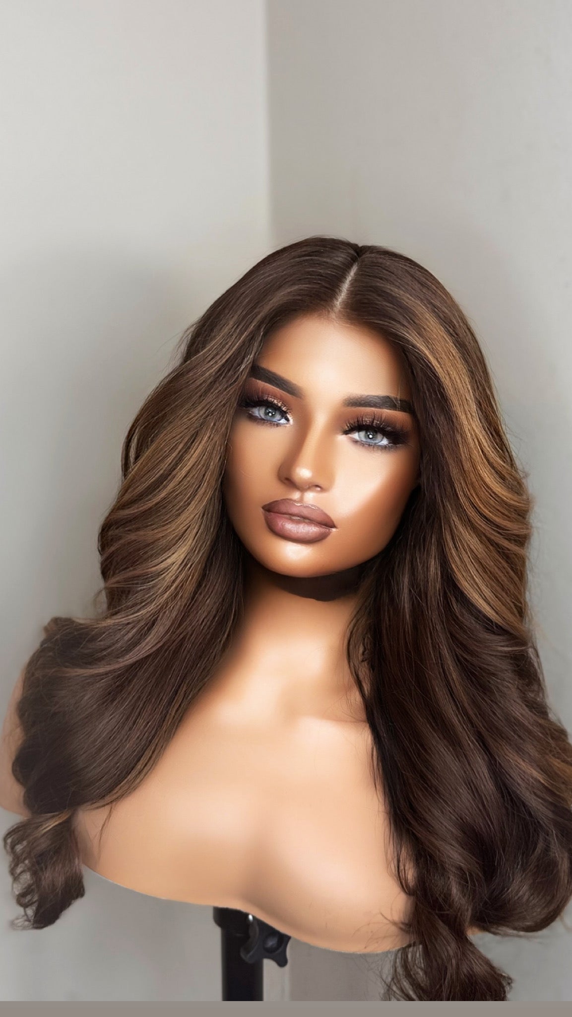 ADA  -  4X4  lace closure wig
