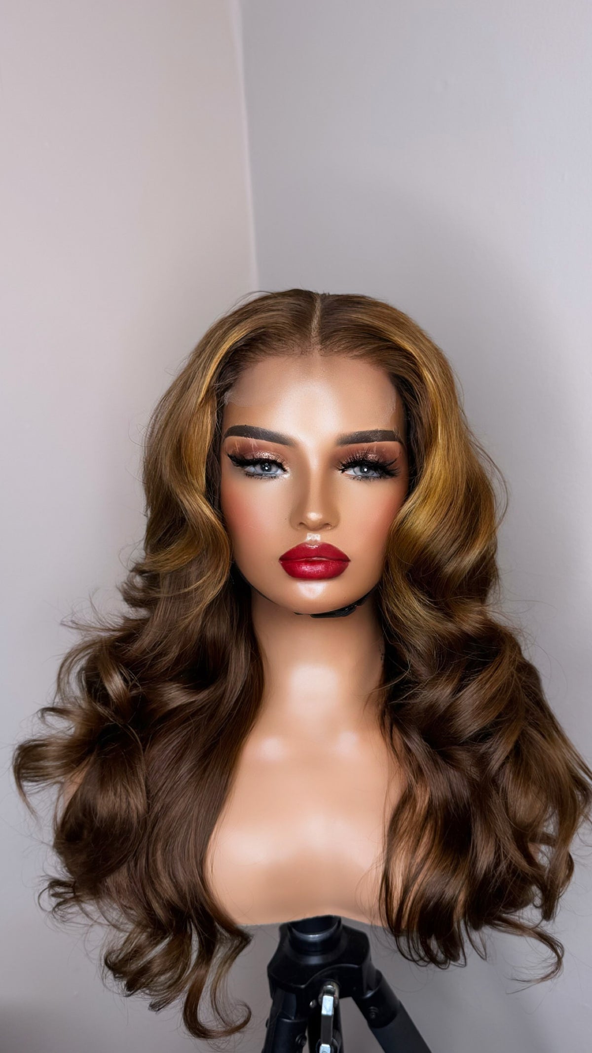 ADA  -   lace closure wig
