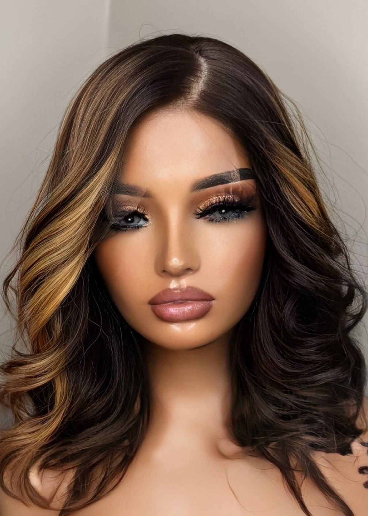 DORA LAYERED  HIGHLIGHT BOB  WIG
