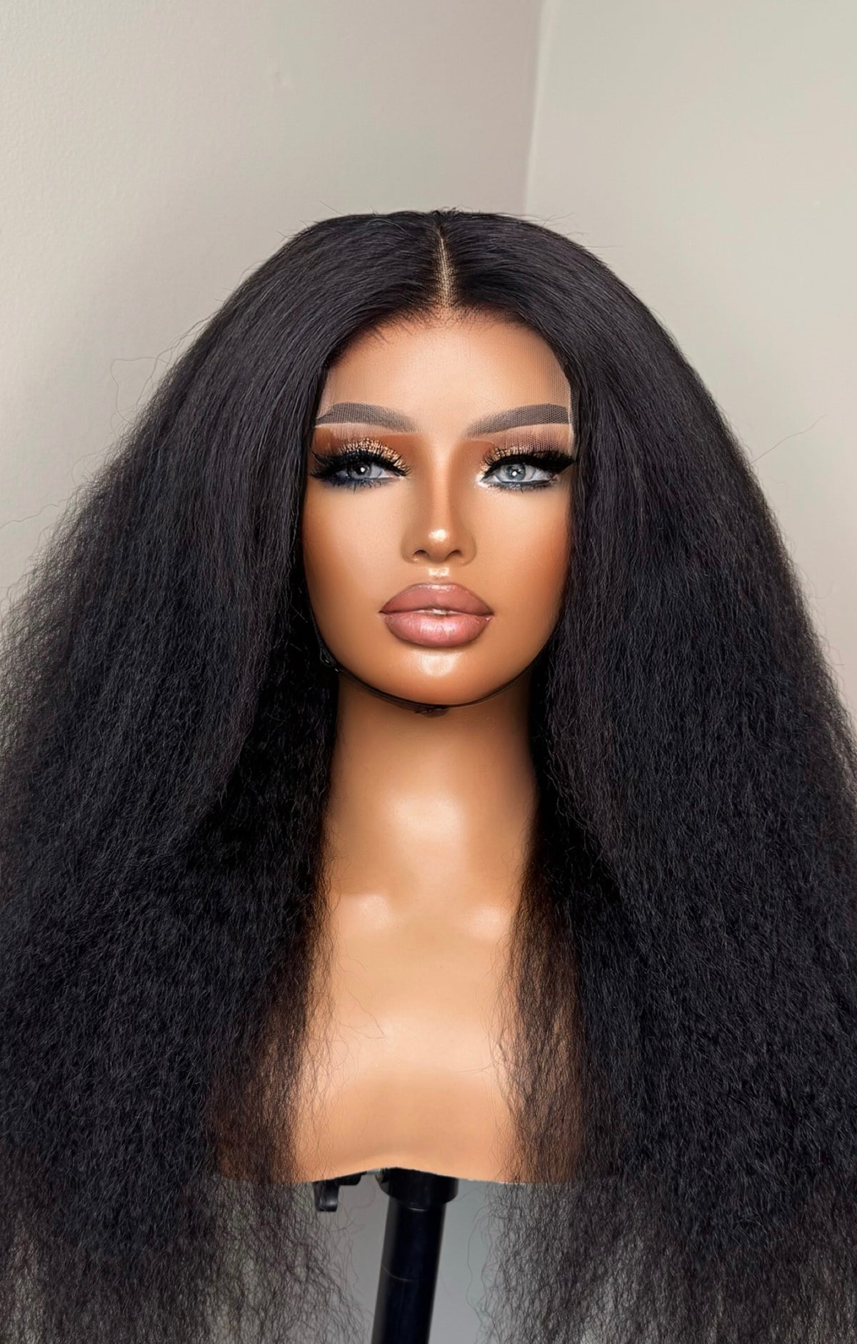 Ugo - Kinky  Straight Closure Wig