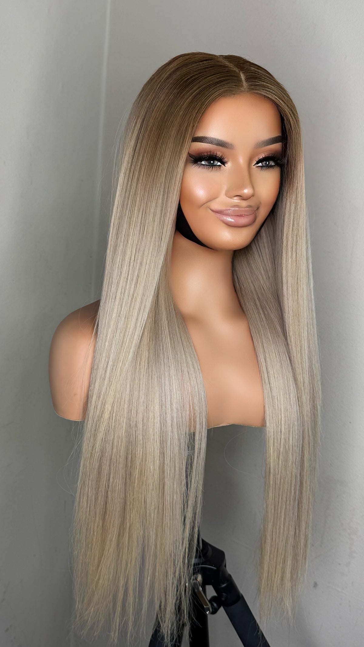 Tiwa - HD  Lace  Closure Wig