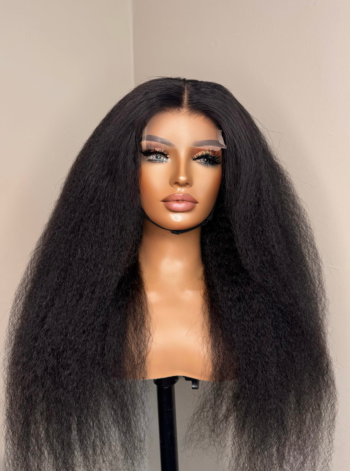 Ugo - Kinky  Straight Closure Wig